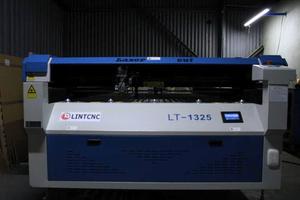 Equipo de corte láser CNC con cubierta superior